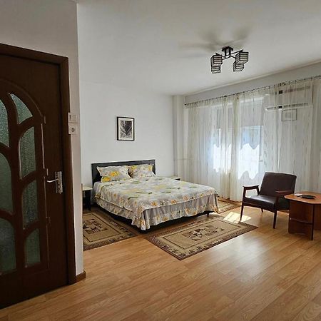 Ultracentral Free Private Parking Ploieşti Dış mekan fotoğraf